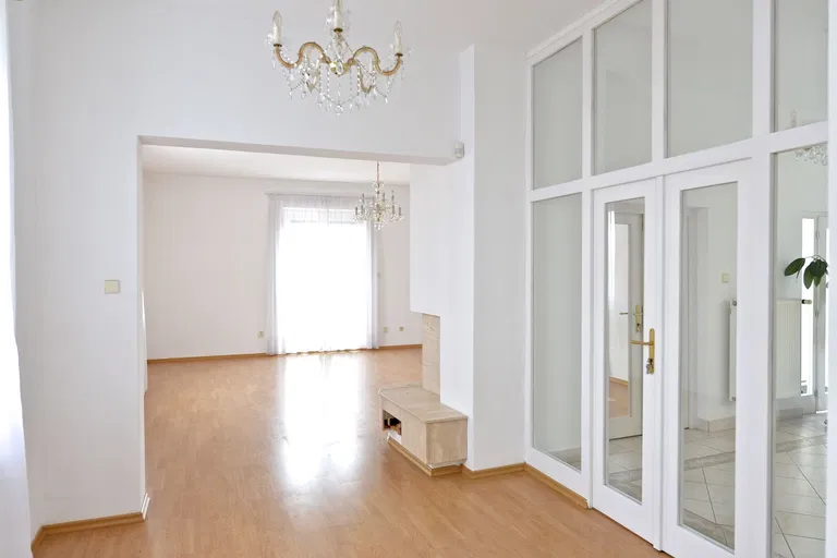 Nový Zlíchov, Smíchov - Prague 5 | Rent, House, Six-bedroom (7+1), 363 m²
