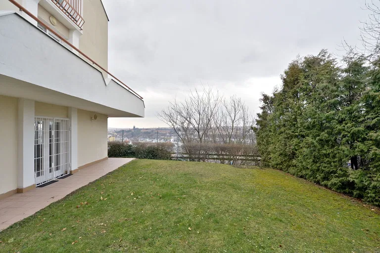 Nový Zlíchov, Smíchov - Prague 5 | Rent, House, Six-bedroom (7+1), 363 m²