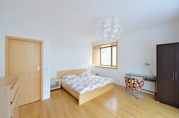 Jeseniova, Žižkov - Prague 3 | Rent, Apartment, Three-bedroom (4+kk), 93 m²