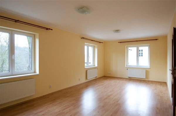 V lučinách, Hodkovičky - Prague 4 | Rent, House, Two-bedroom (3+kk)