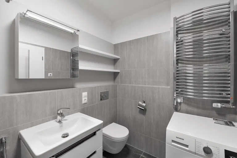Sokolovská, Karlín - Praha 8 | Prenájom, Byt, 2-izbový, 79 m²