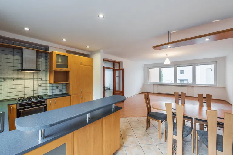 Ambrova, Nové Mesto - Bratislava III | Rent, House, Four-bedroom (5+1), 310 m²