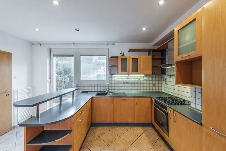 Ambrova, Nové Mesto - Bratislava III | Rent, House, Four-bedroom (5+1), 310 m²