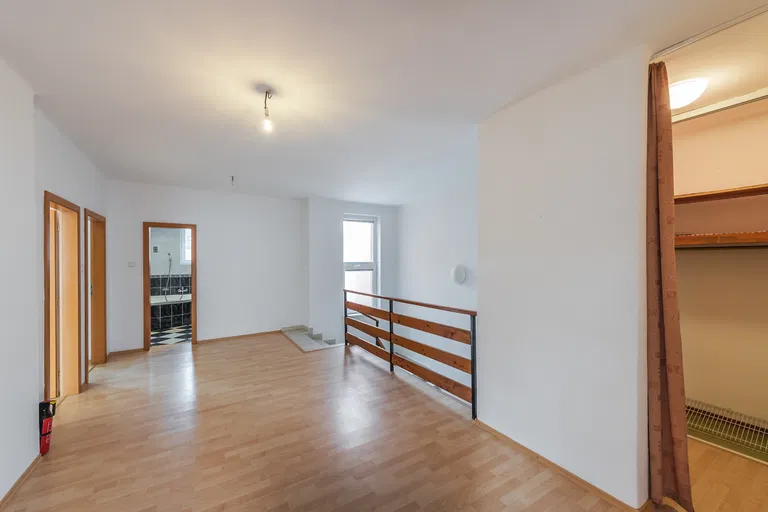 Ambrova, Nové Mesto - Bratislava III | Rent, House, Four-bedroom (5+1), 310 m²