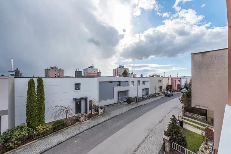 Ambrova, Nové Mesto - Bratislava III | Rent, House, Four-bedroom (5+1), 310 m²