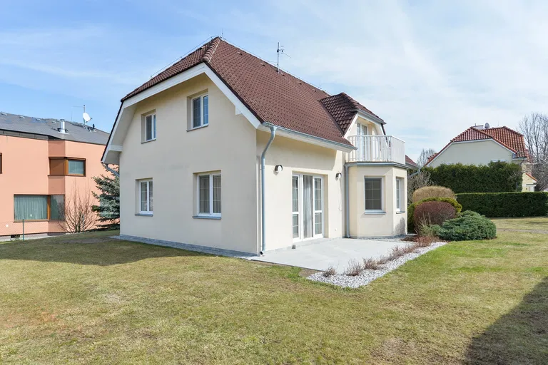 Dešťová, Nebušice - Praha 6 | Prenájom, Rodinný dom, 5-izbový, 250 m²