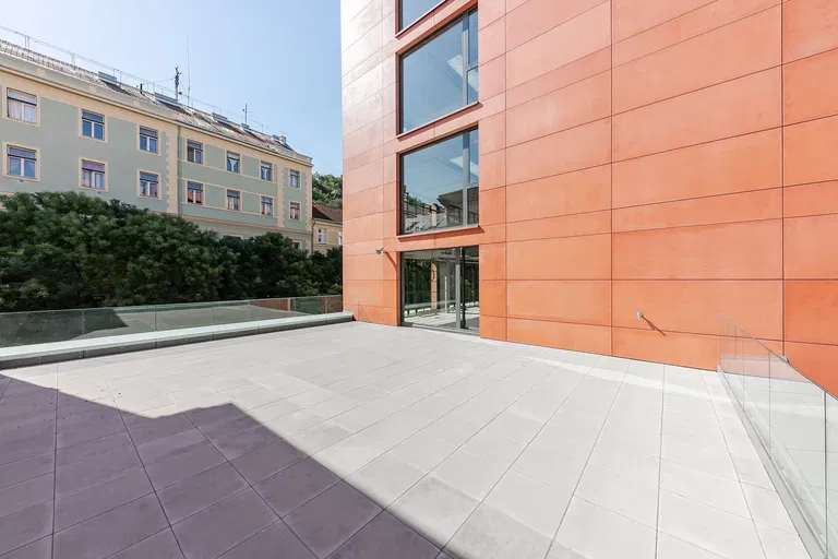 Pernerova, Karlín - Prague 8 | Rent, Office building