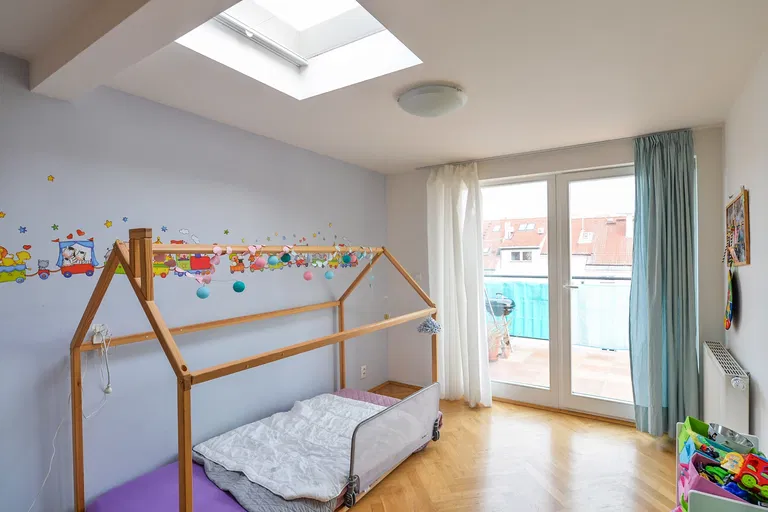 Orelská, Vršovice - Prague 10 | Sale, Apartment, Two-bedroom (3+kk), 90 m²