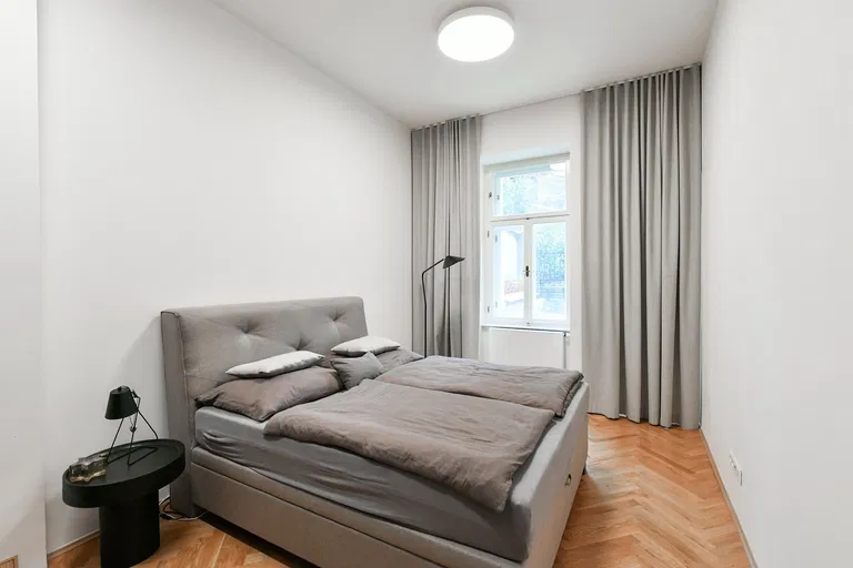 Italská, Vinohrady - Prague 2 | Rent, Apartment, One-bedroom (2+kk), 64 m²