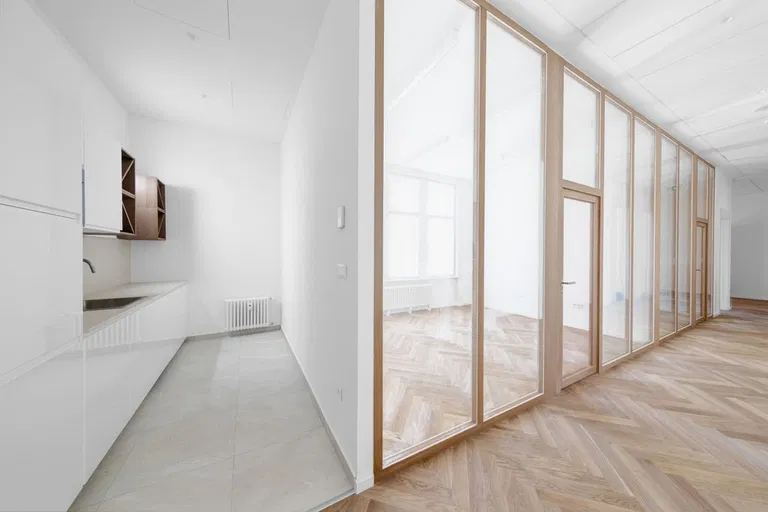 Hlavné námestie, Staré Mesto - Bratislava I | Prenájom, Kancelárie, 121 m²