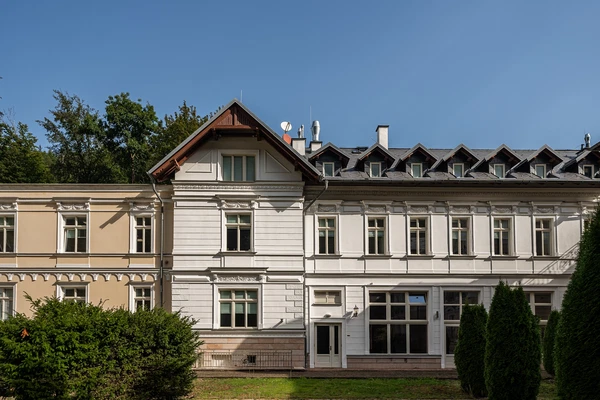 Slovenská, Karlovy Vary - Karlovy Vary | Sale, Historic property, 4 655 m²