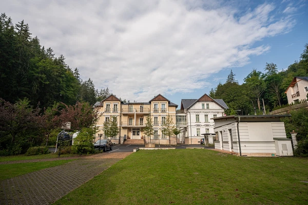 Slovenská, Karlovy Vary - Karlovy Vary | Sale, Apartment building, 4 655 m²