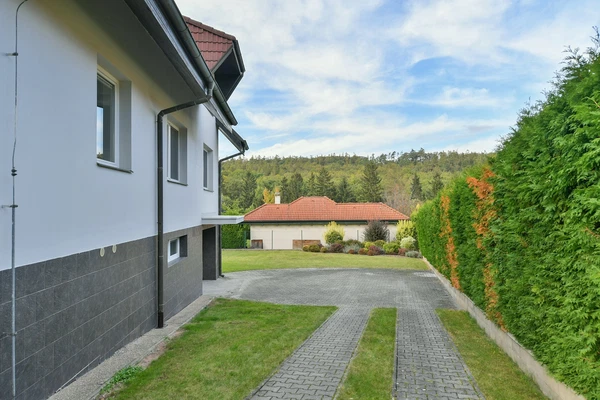 K Vinicím, Nebušice - Prague 6 | Rent, House, Seven-bedroom (8+kk), 219 m²