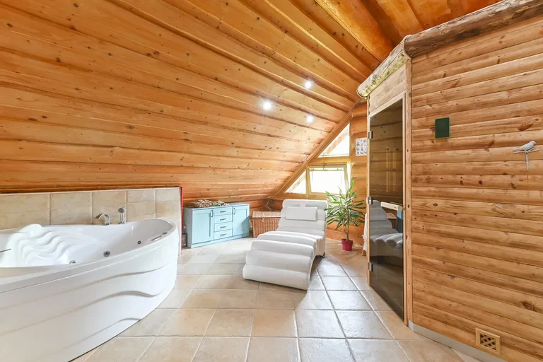 Podzámčok - Zvolen | Sale, House, Five-bedroom (6+kk), 547 m²