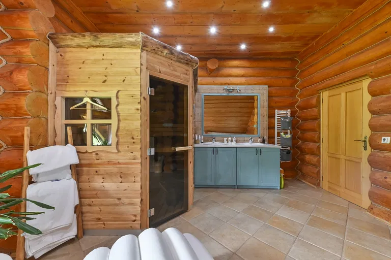 Podzámčok - Zvolen | Sale, House, Five-bedroom (6+kk), 547 m²