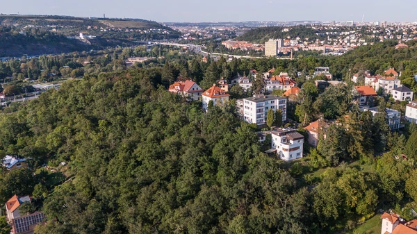 Nad Údolím, Hodkovičky - Prague 4 | Sale, Apartment building, Ten-bedroom (11+kk), 573 m²