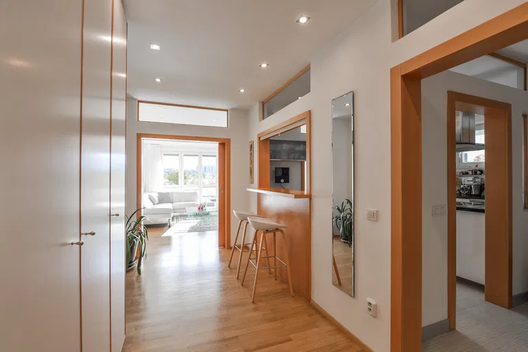 K Chaloupkám, Záběhlice - Praha 10 | Predaj, Byt, 4-izbový, 199 m²