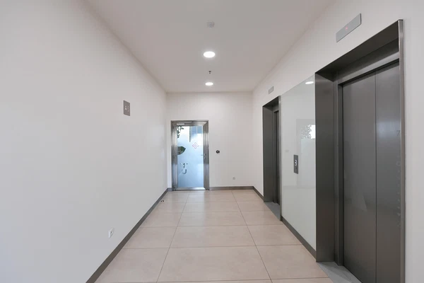 Českomoravská, Libeň - Prague 9 | Rent, Office space, 708 m²