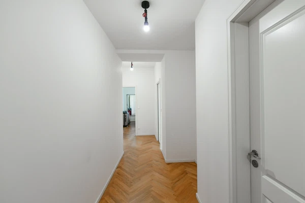 Fügnerovo náměstí, Nové Město - Prague 2 | Sale, Apartment, One-bedroom (2+kk), 63 m²