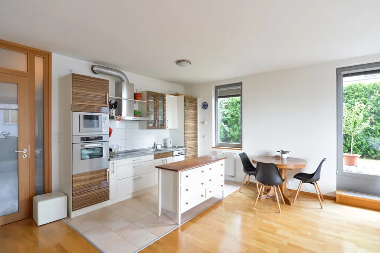 Valečovská, Prosek - Praha 9 | Pronájem, Byt, 2+kk, 81 m²