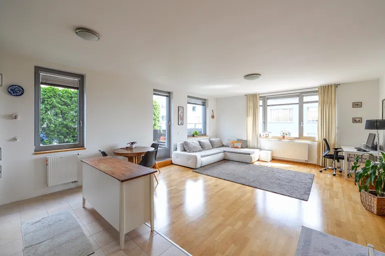 Valečovská, Prosek - Praha 9 | Pronájem, Byt, 2+kk, 81 m²