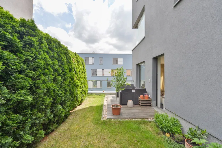 Valečovská, Prosek - Praha 9 | Pronájem, Byt, 2+kk, 81 m²