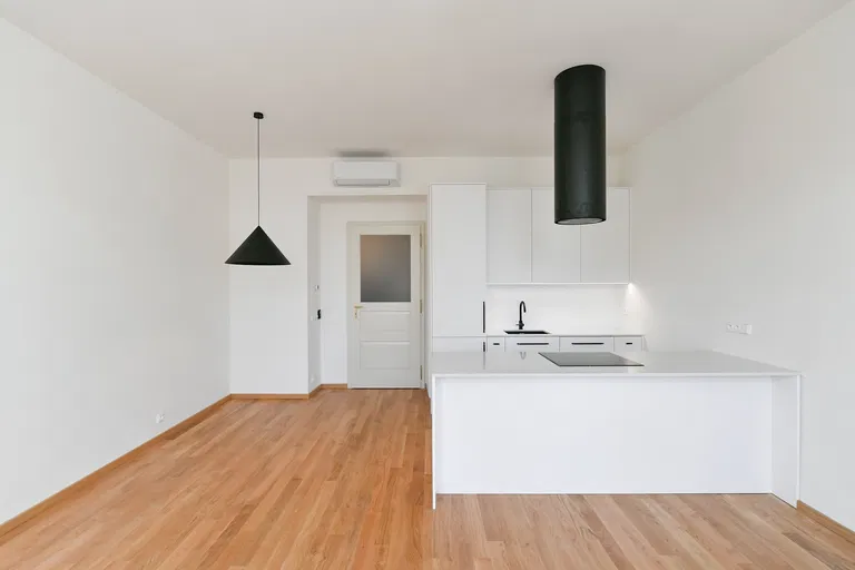 Dykova, Vinohrady - Prague 10 | Rent, Apartment, One-bedroom (2+kk), 68 m²