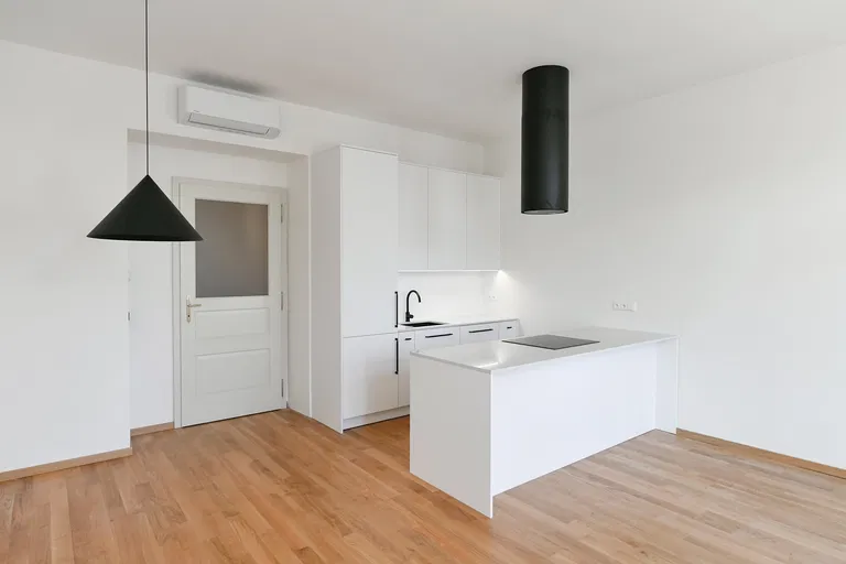 Dykova, Vinohrady - Prague 10 | Rent, Apartment, One-bedroom (2+kk), 68 m²