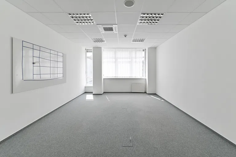 Ševčenkova, Petržalka - Bratislava V | Rent, Office building, 5 050 m²