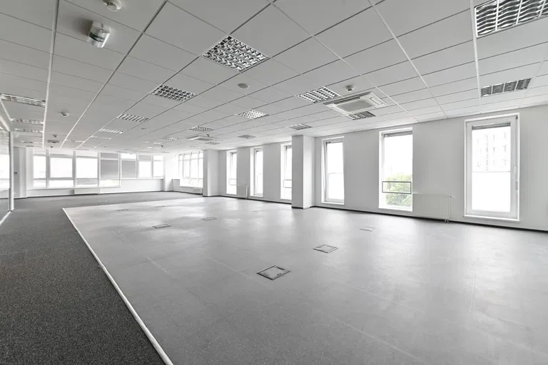 Ševčenkova, Petržalka - Bratislava V | Rent, Office building, 5 050 m²