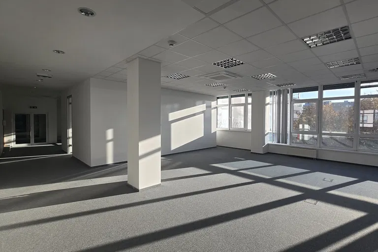 Ševčenkova, Petržalka - Bratislava V | Prenájom, Kancelárie, 1180 m²