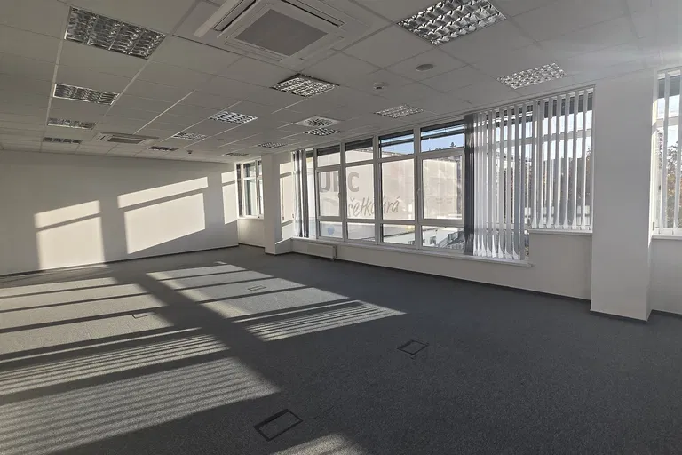Ševčenkova, Petržalka - Bratislava V | Prenájom, Kancelárie, 1180 m²