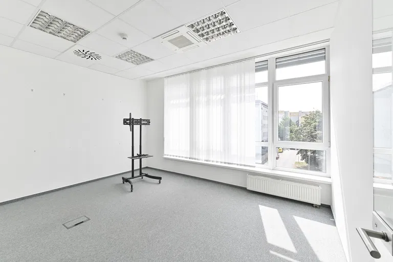 Ševčenkova, Petržalka - Bratislava V | Rent, Offices, 720 m²