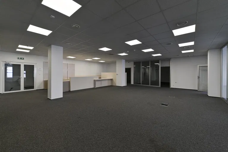 Ševčenkova, Petržalka - Bratislava V | Rent, Offices, 720 m²