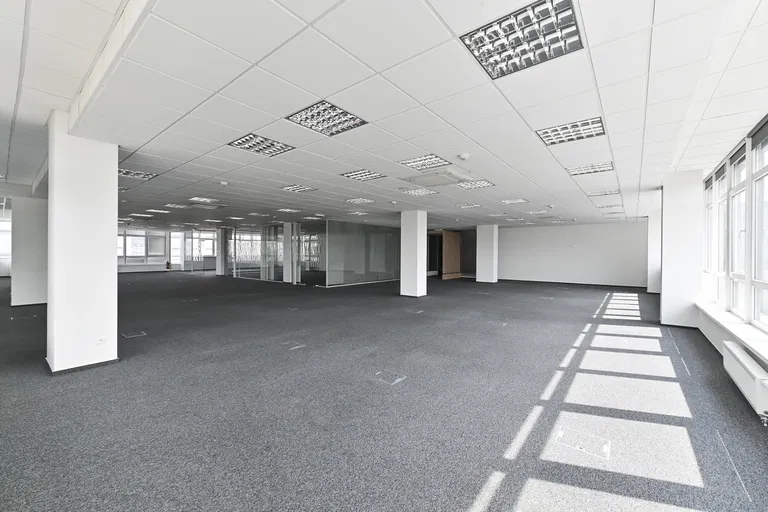 Ševčenkova, Petržalka - Bratislava V | Prenájom, Kancelárie, 1180 m²