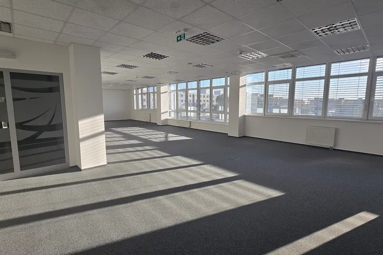 Ševčenkova, Petržalka - Bratislava V | Rent, Offices, 790 m²