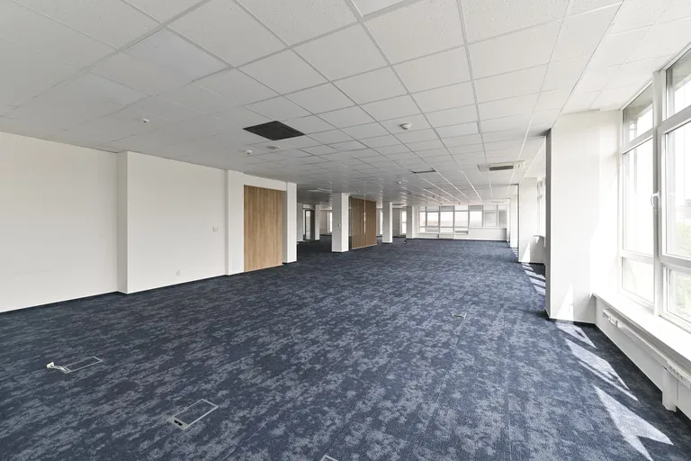 Ševčenkova, Petržalka - Bratislava V | Prenájom, Kancelárie, 1180 m²