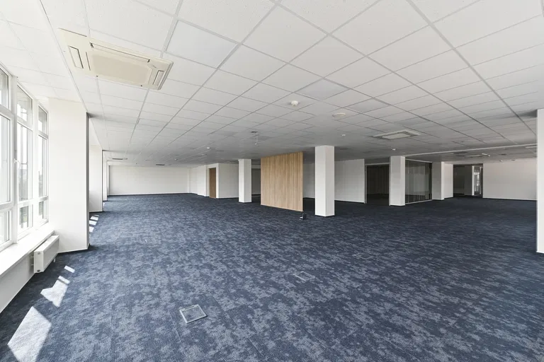 Ševčenkova, Petržalka - Bratislava V | Prenájom, Kancelárie, 1180 m²