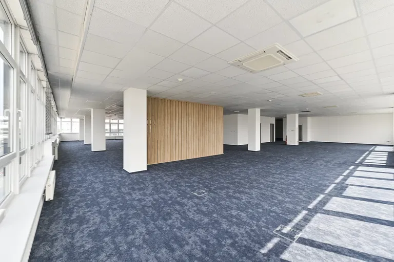 Ševčenkova, Petržalka - Bratislava V | Prenájom, Kancelárie, 1180 m²