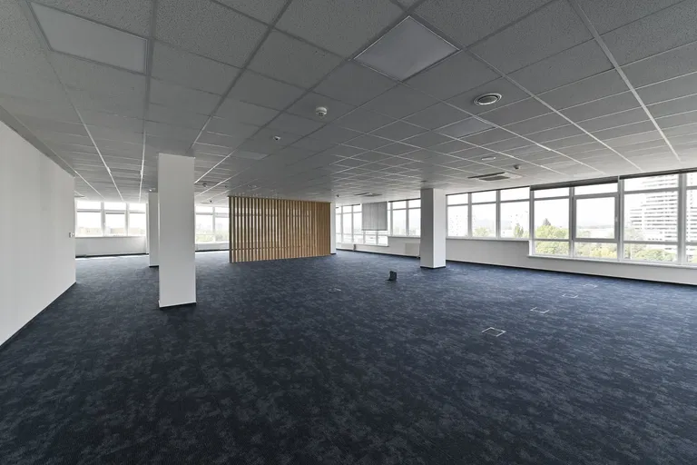 Ševčenkova, Petržalka - Bratislava V | Prenájom, Kancelárie, 1180 m²