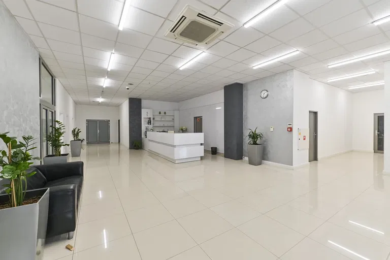 Ševčenkova, Petržalka - Bratislava V | Prenájom, Kancelárie, 1180 m²