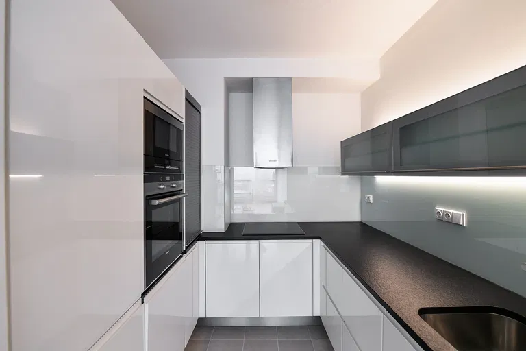 Italská, Vinohrady - Prague 2 | Rent, Apartment, Two-bedroom (3+kk), 137 m²