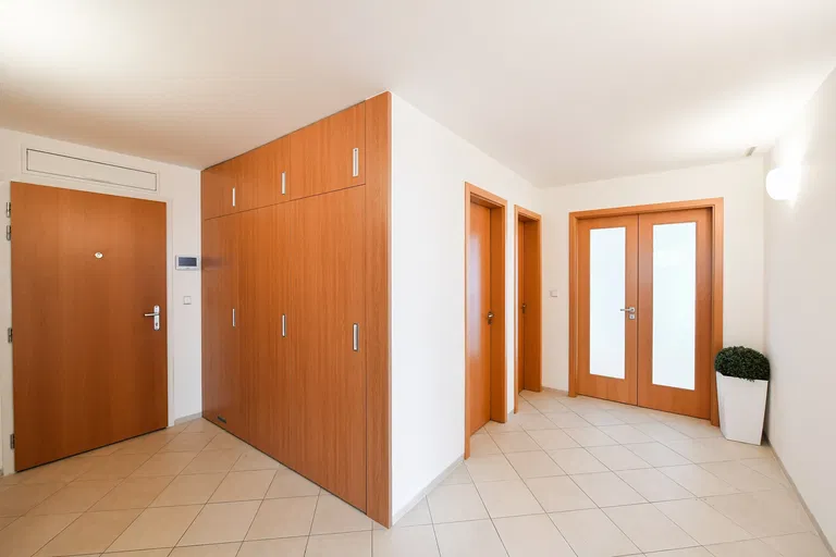 Italská, Vinohrady - Prague 2 | Rent, Apartment, Two-bedroom (3+kk), 137 m²
