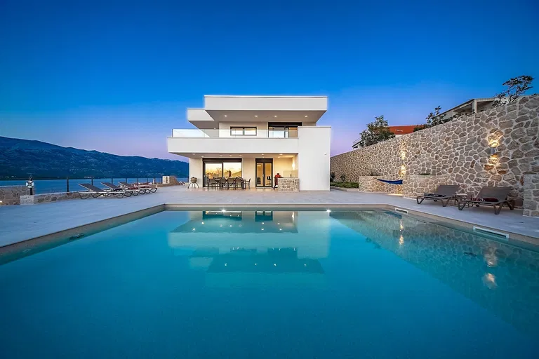 Chorvátsko, Zadarska županija - Sukošan | Predaj, Rodinný dom, 7-izbový, 684 m²