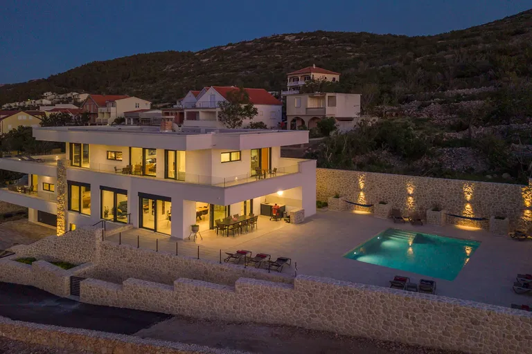 Chorvátsko, Zadarska županija - Sukošan | Predaj, Rodinný dom, 7-izbový, 684 m²