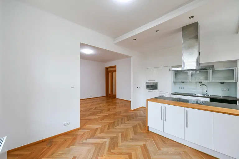Puškinovo náměstí, Bubeneč - Prague 6 | Rent, Apartment, Two-bedroom (3+kk), 114 m²