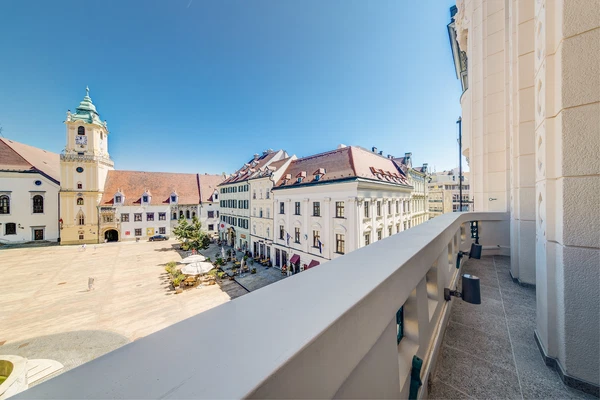 Hlavné námestie, Staré Mesto - Bratislava I | Rent, Office building, 1 353 m²