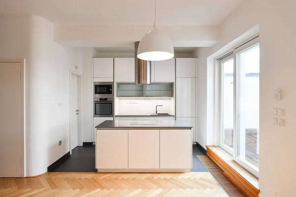 Hradešínská, Vinohrady - Prague 10 | Rent, Apartment, Two-bedroom (3+kk), 121 m²