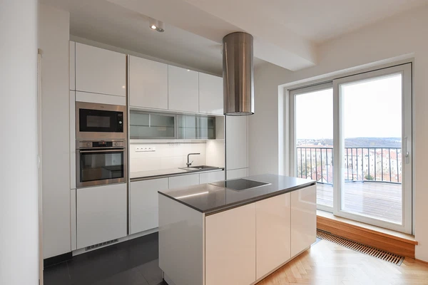 Hradešínská, Vinohrady - Prague 10 | Rent, Apartment, Two-bedroom (3+kk), 121 m²