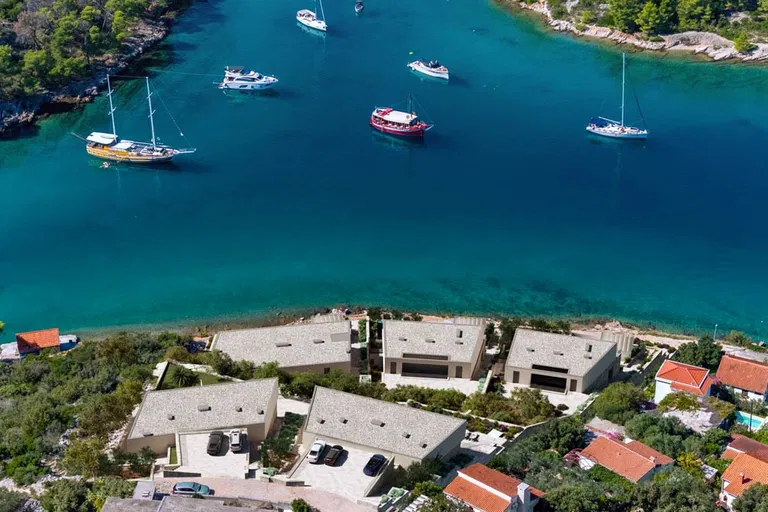 Croatia, Split-Dalmatian - Solta | Sale, House, Six-bedroom (7+1), 849 m²